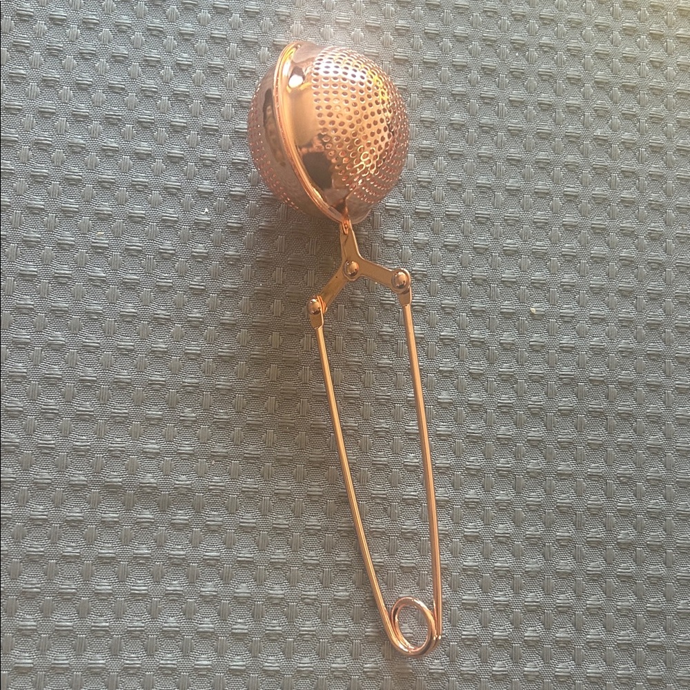 Rose Gold Tea Infuser - Picture 4 of 5